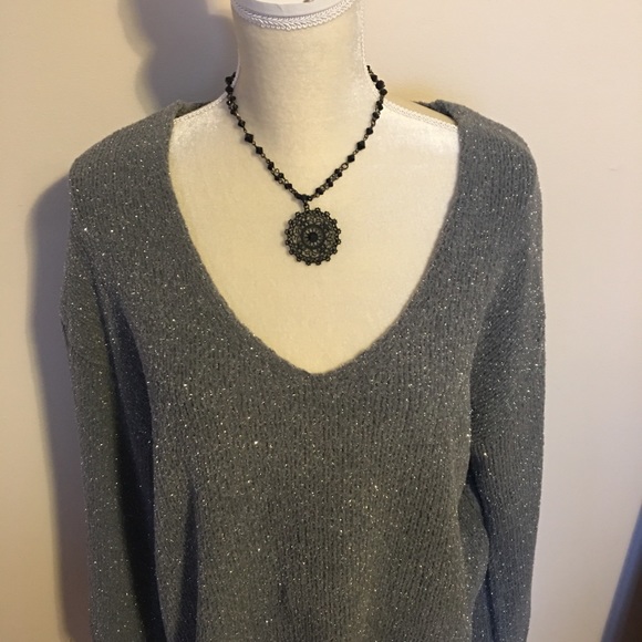 Nice gray silver sweater 0c size L - Picture 2 of 9